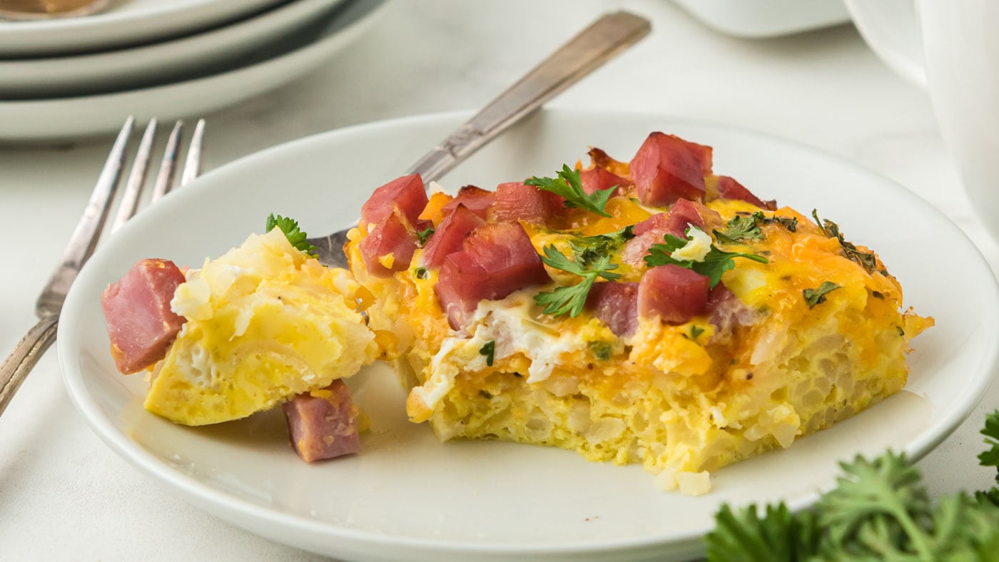 Breakfast Casserole with Ham and Cheese