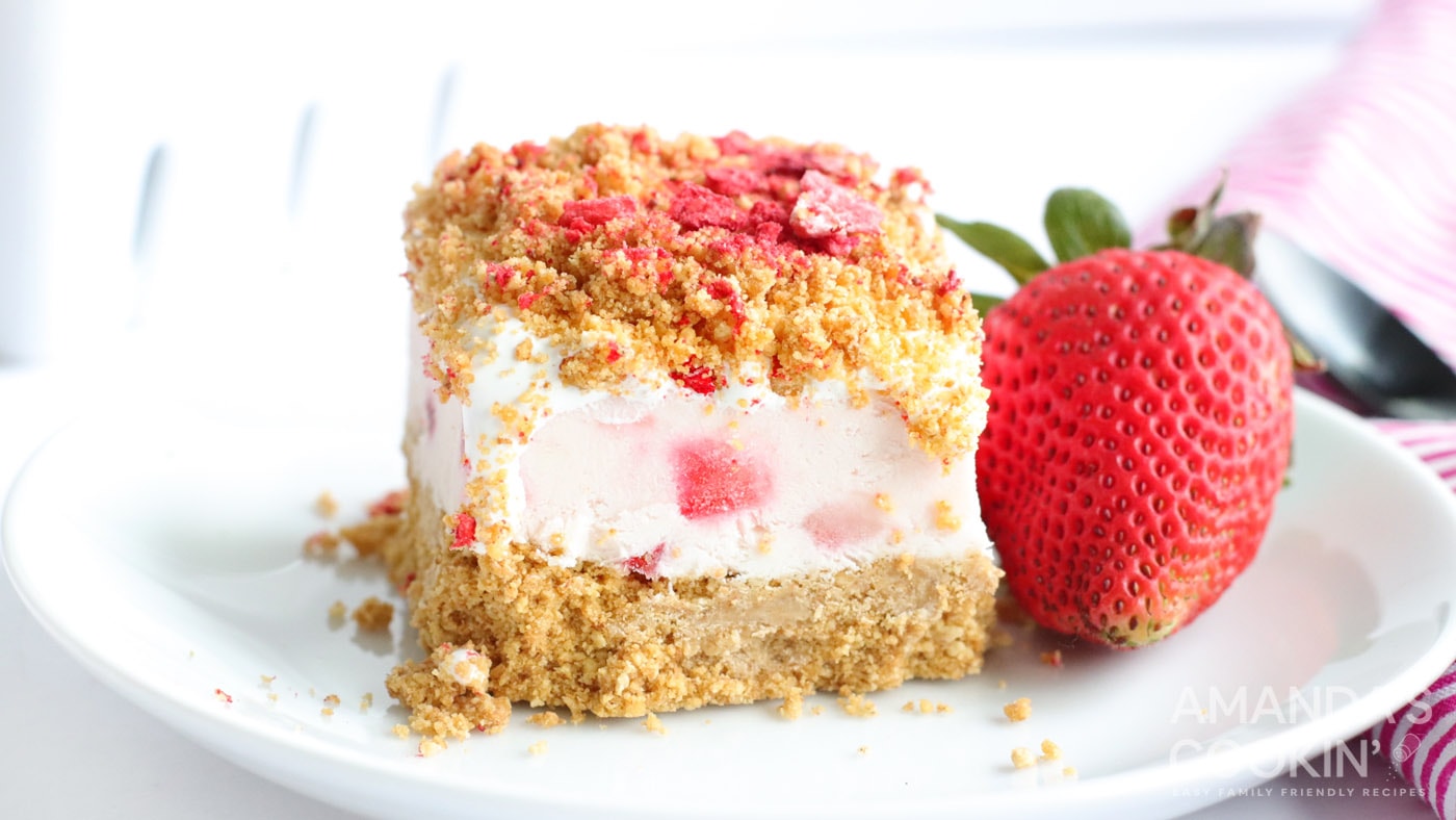 No Bake Strawberry Cheesecake Bars