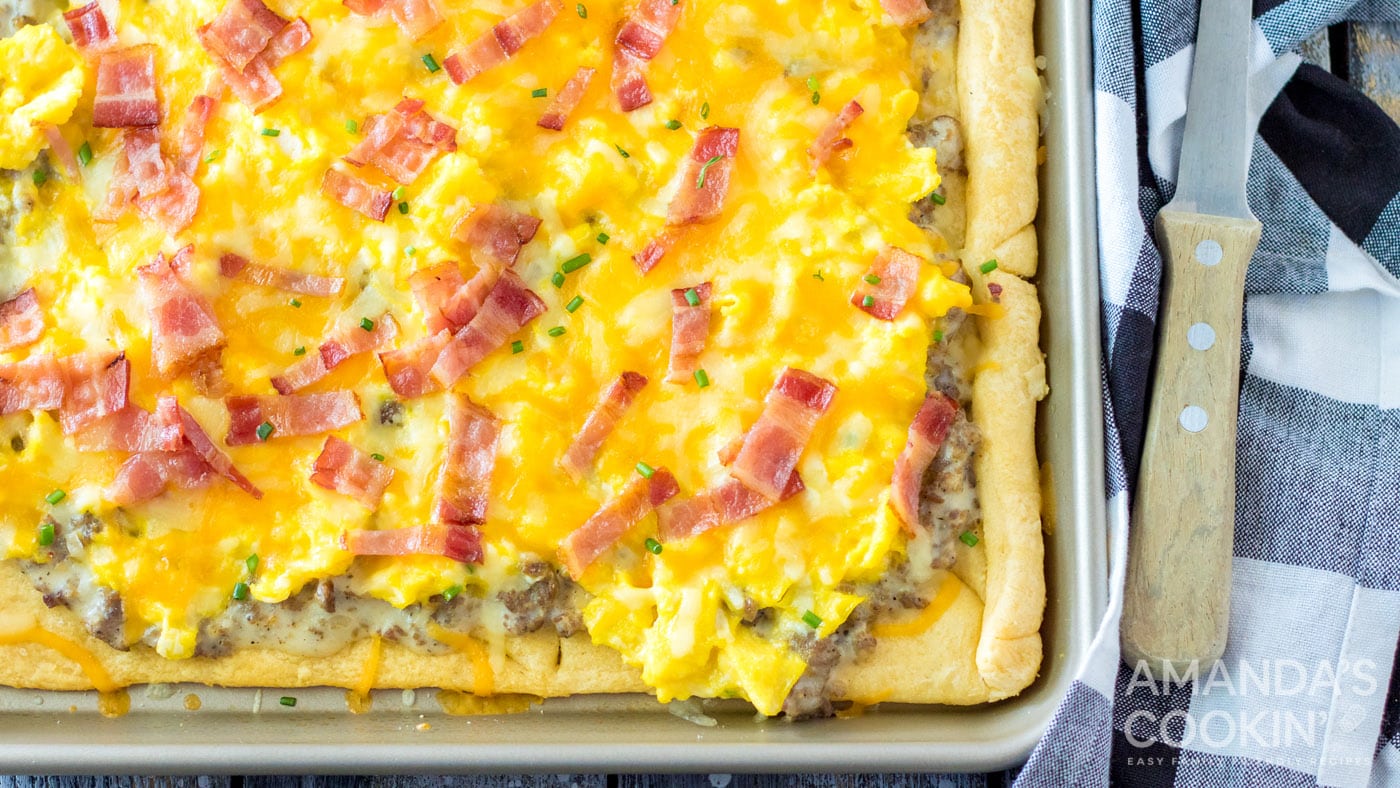 Sheet Pan Breakfast Pizza