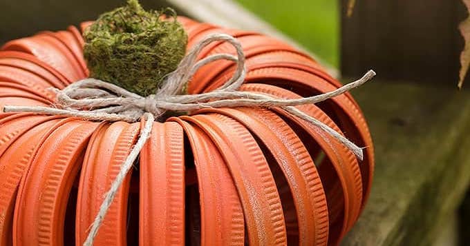 Pumpkins made from MASON JAR LIDS!