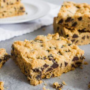 peanut-butter-chocolate-chip-bars-V3