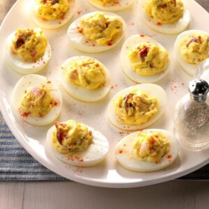 Deviled-Eggs-with-Bacon_EXPS_GBHRBZ17_108372_D07_11_1b-2